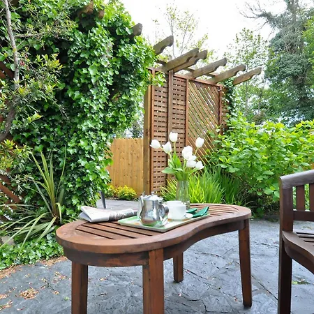 Bed & Breakfast Ash Grove House 2*