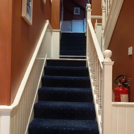 Bed & Breakfast Ash Grove House 2*